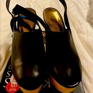Coach wedge black leather sandals size 8